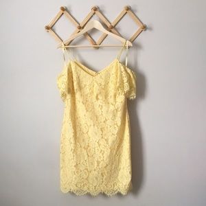 Delicate Yellow Lace Lauren Ralph Lauren Dress Size 8 Cold Shoulder